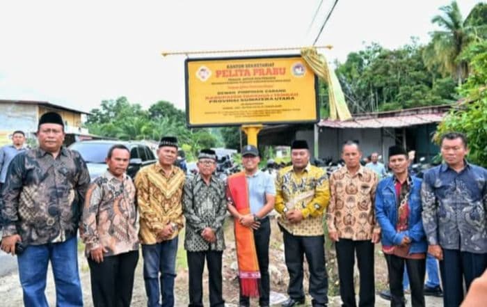 pj_bupati_tapteng_masinton_pasaribu_harus_lebih_baik_dari_saya