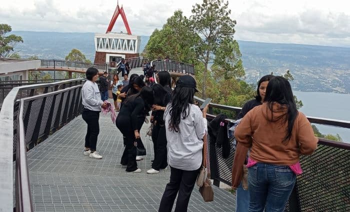 tarif_retribusi_3_objek_wisata_di_samosir_naik_berlaku_hanya_untuk_pendatang