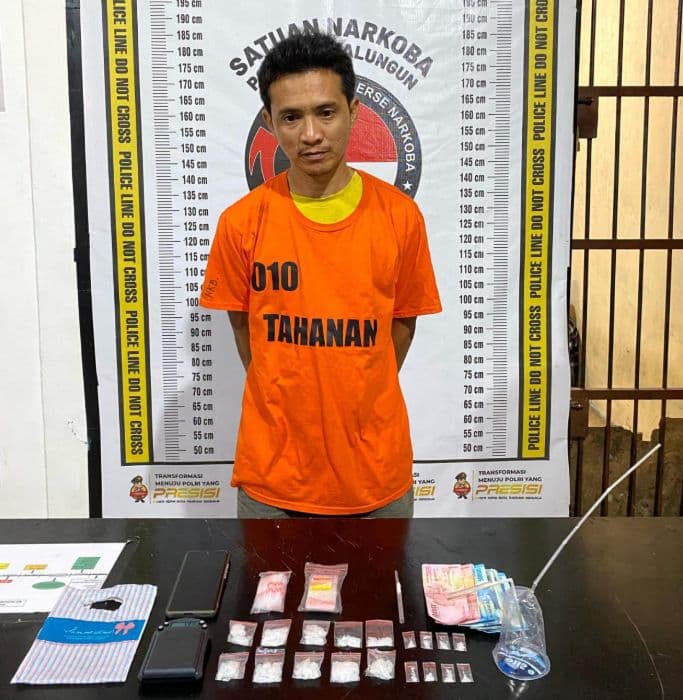 polres_simalungun_gerebek_rumah_pengedar_sabu_di_perdagangan