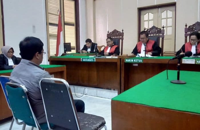 hukuman_mantan_anggota_dprd_sumut_diperberat_jadi_delapan_tahun_penjara
