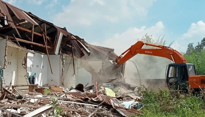 pn_lubuk_pakam_eksekusi_lahan_114_hektare_di_medan_estate_10_bangunan_diratakan