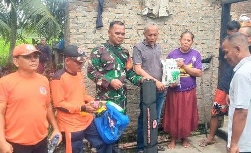 korban_angin_puting_beliung_hantam_15_desa_batu_bara_terima_bantuan