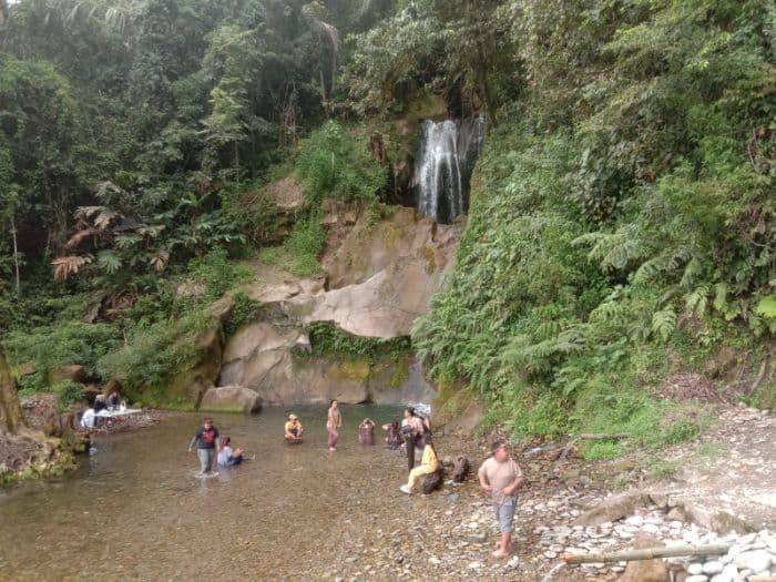 taman_eden_hadirkan_caf_sungai_di_atas_batuan_purba_300_juta_tahun