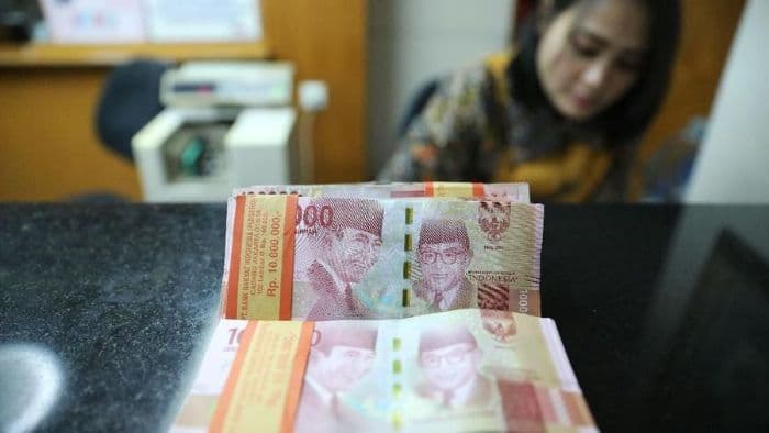 rupiah_melemah_ke_rp16249_per_dolar_as_ihsg_awali_hari_di_zona_hijau