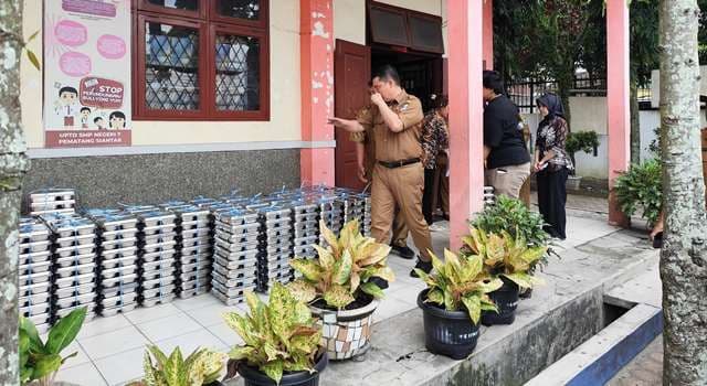 kadisdik_siantar_cueki_persoalan_kekurangan_murid_smp_negeri