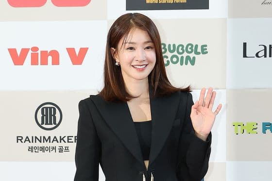 proses_cerai_lee_si_young_umumkan_hamil_anak_kedua