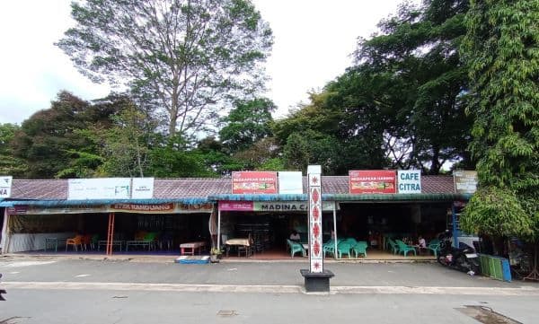 tak_hasilkan_pad_belasan_kios_samping_taman_bunga_siantar_segera_ditertibkan