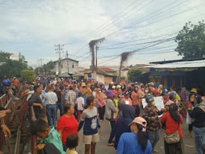 tolak_eksekusi_lahan_warga_tanjung_mulia_medan_blokir_jalan