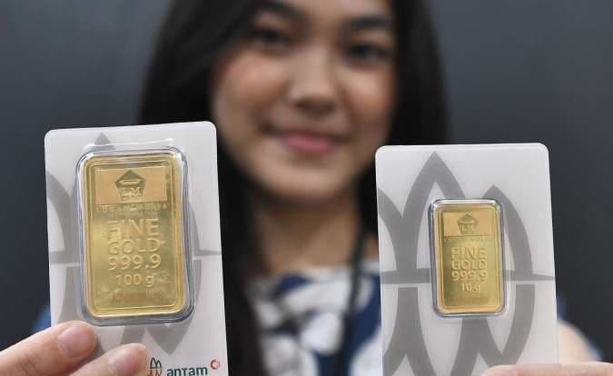turun_tajam_harga_emas_antam_hari_ini_di_level_rp1894_juta_per_gram