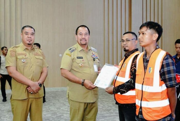 60_pekerja_batu_bara_terima_sertifikat_kompetensi_k3_untuk_tingkatkan_keselamatan_kerja
