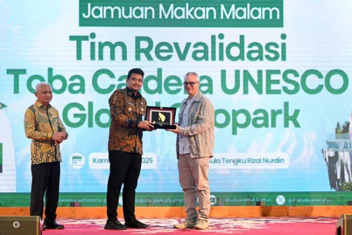 kaldera_toba_raih_kartu_hijau_unesco_bobby_nasution_ajak_semua_pihak_jaga_warisan_dunia