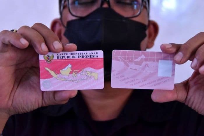 menilik_ktp_pink_dan_ktp_biru_ini_perbedaannya