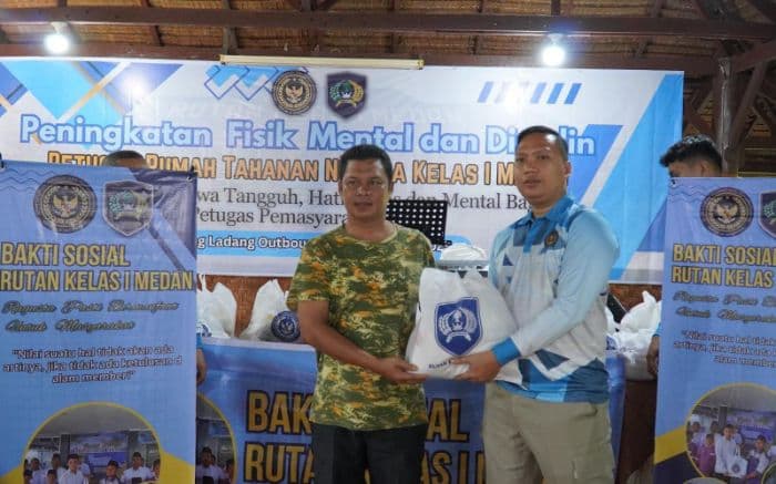 rutan_medan_salurkan_puluhan_sembako_ke_warga_di_kampung_ladang_deli_serdang