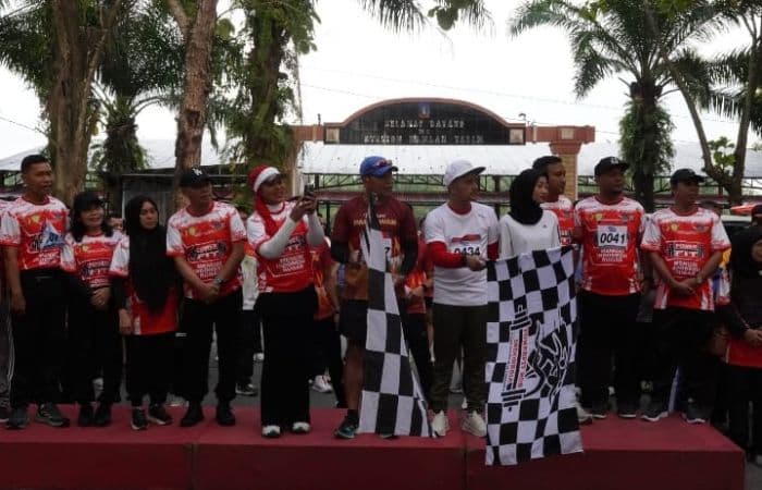 wali_kota_tebing_tinggi_apresiasi_fun_run_dan_cfd_hari_pahlawan_2025