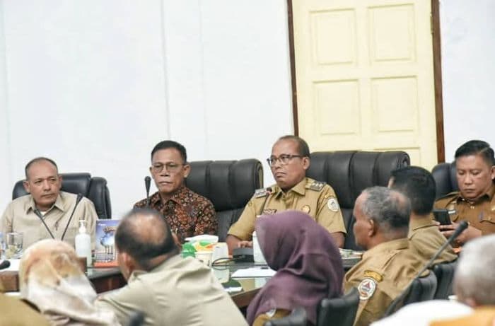 masa_transisi_pj_bupati_sugeng_ajak_masintonmahmud_ikut_rakor_