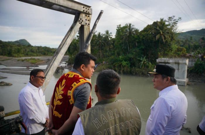 bobby_nasution_janji_perbaiki_jembatan_oyo_di_nias_barat_segini_anggarannya