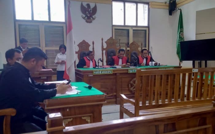 hakim_pn_medan_tunda_sidang_putusan_muncikari_asal_labusel