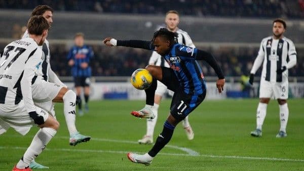 juventus_dibantai_atalanta_suporter_tinggalkan_stadion
