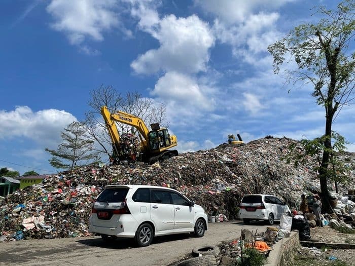 ketinggian_sampah_yang_menggunung_di_siantar_capai_25_meter_ini_target_dlh