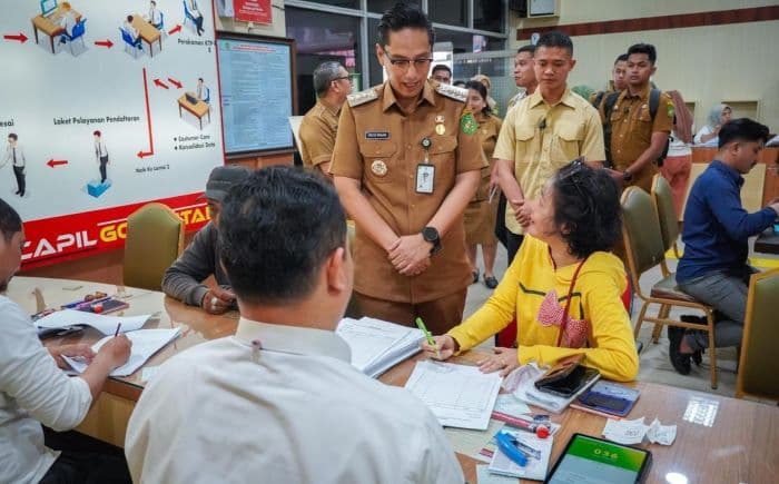 wali_kota_medan_minta_pelayanan_disdukcapil_tak_mempersulit_masyarakat_