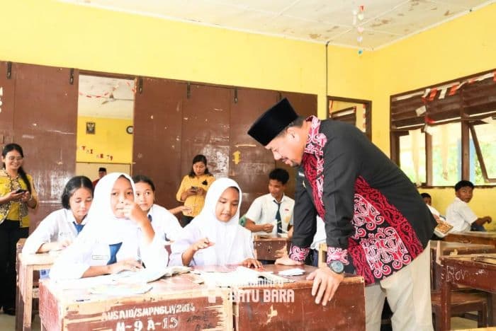 bangunan_sekolah_yang_rusak_di_batu_bara_segera_diperbaiki