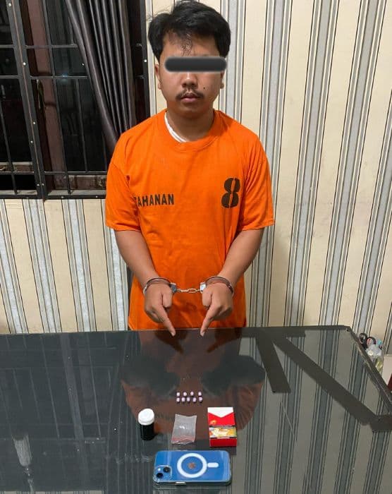 pengedar_ekstasi_di_kabanjahe_ditangkap_terancam_12_tahun_penjara
