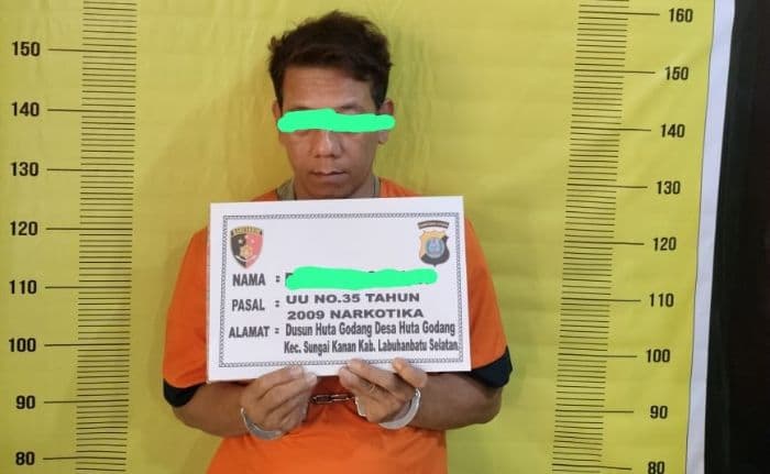 polres_labusel_tangkap_pengedar_narkoba_sembilan_bungkus_sabu_disita_
