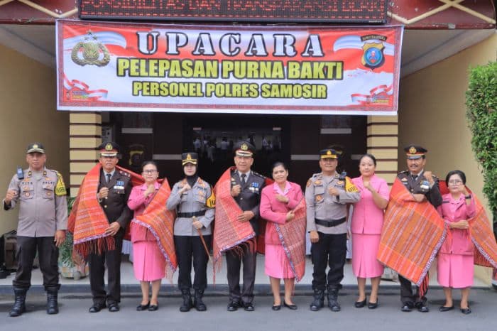 tiga_perwira_polres_samosir_purna_bakti_ini_pesan_kapolres