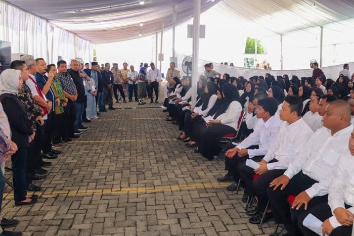 bupati_paluta_tinjau_pelaksanaan_seleksi_pppk_tahap_ii_tahun_anggaran_2024