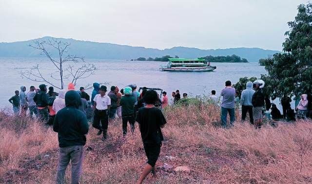 cuaca_ekstrem_pencarian_nelayan_tenggelam_di_danau_toba_dilanjutkan_besok