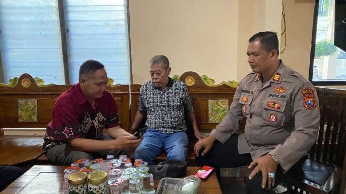 mantan_ketua_dprd_jatim_kusnadi_bantah_diculik_mengaku_berobat_ke_kiai_di_madura