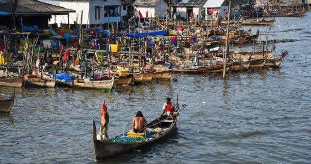 rambah_zona_tangkapan_nelayan_tradisional_belawan_meminta_stop_operasi_kapal_pukat_trawl