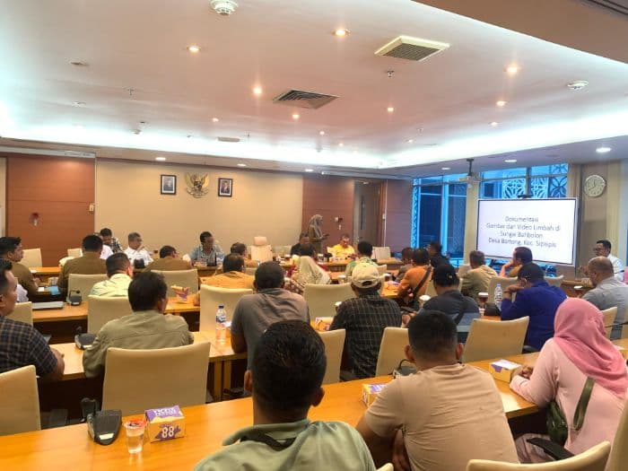 warga_desa_bartog_minta_dprd_sumut_tindak_pabrik_yang_buang_limbah_ke_sungai