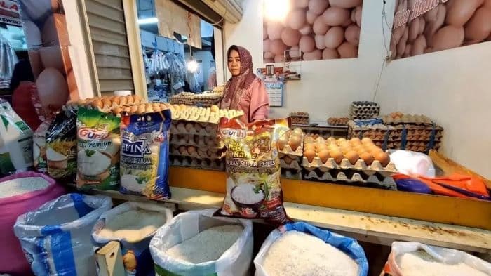harga_pangan_hari_ini_beras_semakin_mahal_cabai_kian_pedas