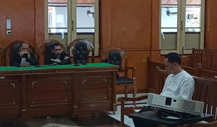 mantan_kadis_budparekraf_sumut_zumri_sulthony_dituntut_25_tahun_penjara_dalam_kasus_korupsi