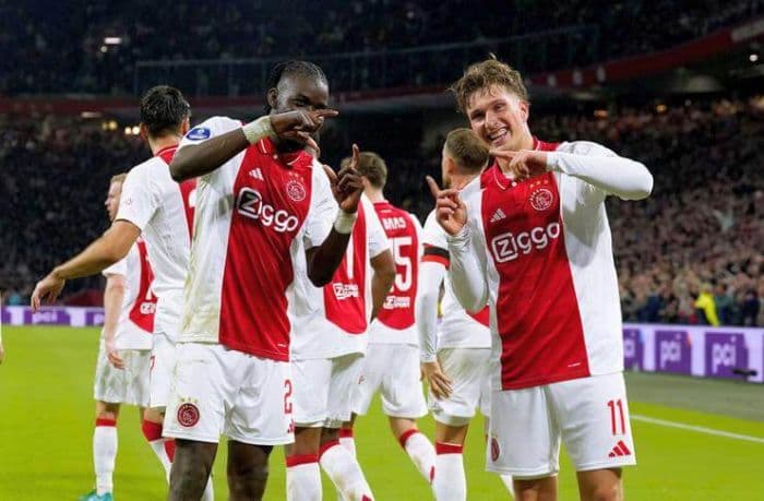 ajax_menang_20_atas_telstar_wout_weghorst_jadi_penentu_kemenangan