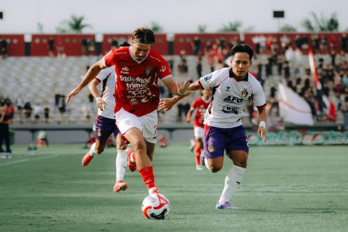 bali_united_vs_persik_kediri_berakhir_11_kopitovic_selamatkan_serdadu_tridatu_di_menit_akhir
