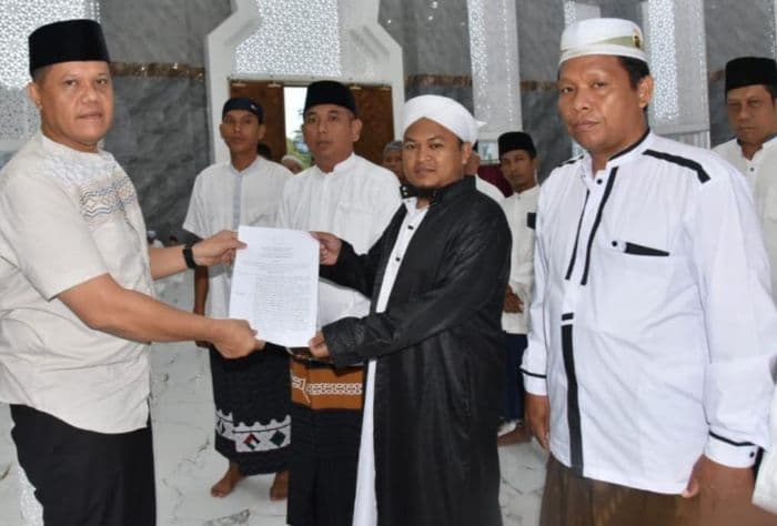 kh_mhd_dayan_pasaribu_resmi_pimpin_bkm_agung_al_muslimin_tapteng_periode_20252028