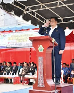 bupati_samosir_vandiko_gultom_pimpin_upacara_hari_pahlawan_ke80_tahun_2025_di_pangururan