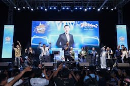 hadiri_pesta_rakyat_2_di_manado_menko_ahy_lantunkan_dua_hits_lagu_bareng_judika_dan_whisnu_santika