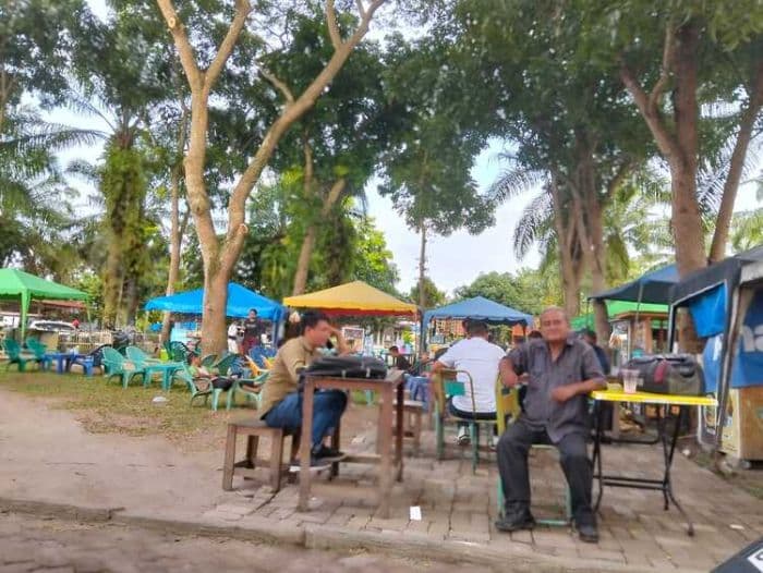 jamaah_keluhkan_pemindahan_pedagang_ke_halaman_musala_dinas_perikanan_deli_serdang