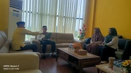 ketua_dprd_labura_rimba_bertuah_dukung_kegiatan_sekolah_perempuan_dmi_labura