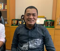 momentum_hari_pahlawan_defri_noval_ajak_pemuda_berbuat_baik_dan_bersaing_di_era_teknologi