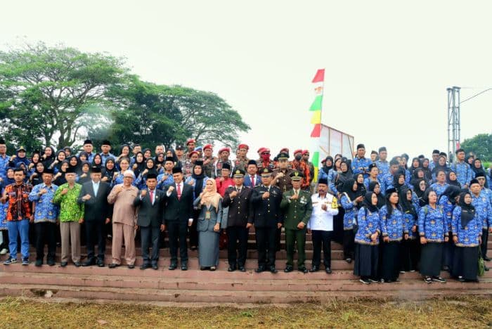 wabup_sergai_adlin_tambunan_ajak_warga_teladani_nilai_kepahlawanan_di_hari_pahlawan_2025