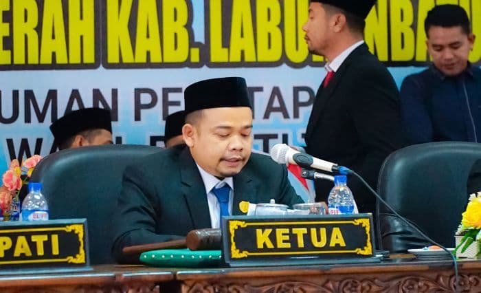 dprd_labuhanbatu_tetapkan_mayajamri_sebagai_bupati_dan_wakil_bupati_terpilih_