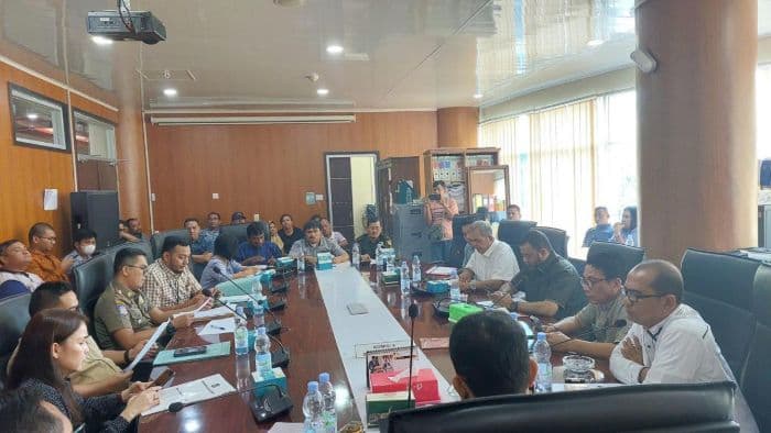 komisi_iv_dprd_minta_pemko_segera_bongkar_tembok_illegal_perumahan_the_city_view