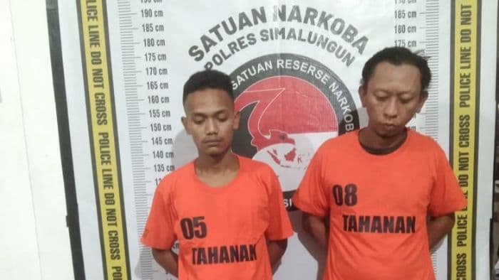 polisi_gerebek_barak_bunga_di_desa_gagak_hitam_simalungun_dua_pengedar_sabu_diringkus