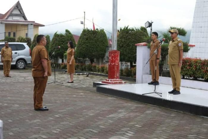 bupati_taput_perbaiki_sistem_absensi_asn