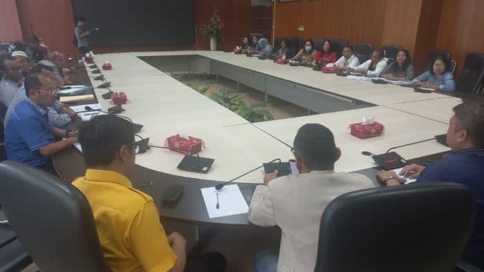 dewan_rekomendasikan_utang_pedagang_pasar_kampung_lalang_diputihkan_