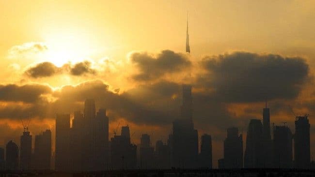 ide_gila_dari_uea_arsitek_rancang_gedung_gantung_di_langit_dubai